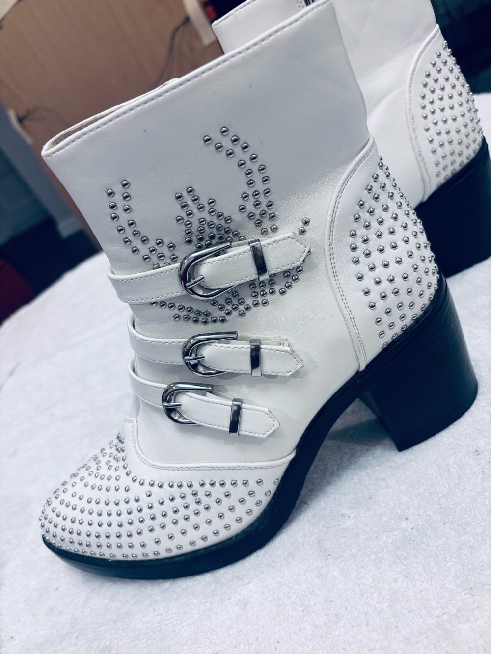 Brand New Ankle Boots By Anything But Monday - Size 9.5 / 40 EURO - Box 24